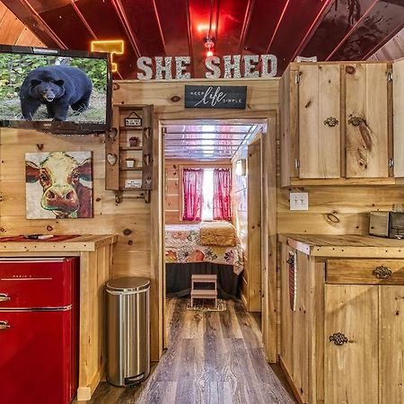 The Tiny Barn, 1089 Free Tickets Each Paid Day, Dollywood And More Sevierville Bagian luar foto
